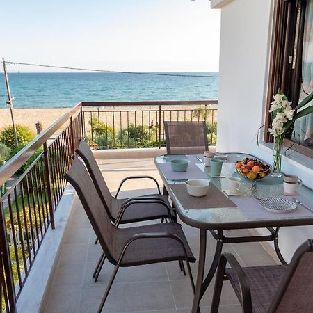 Dimi Seafront Apartment By Rentals Pro Services - Nea Moudania Exterior foto